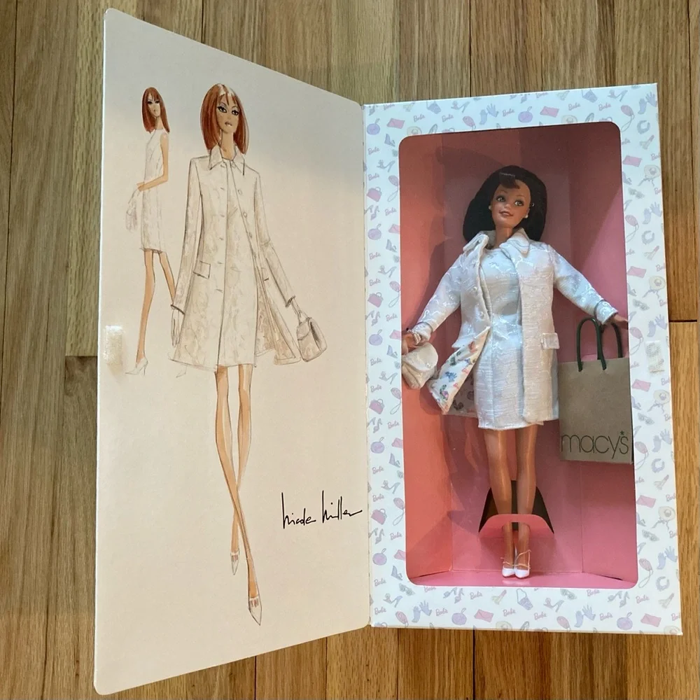 NWT Barbie City Shopper Nicole Miller Macy’s Special Ed 1996